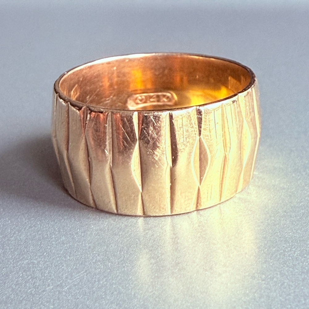 Solid 14k Yellow Gold Textured Patterned Ribbed W… - image 7